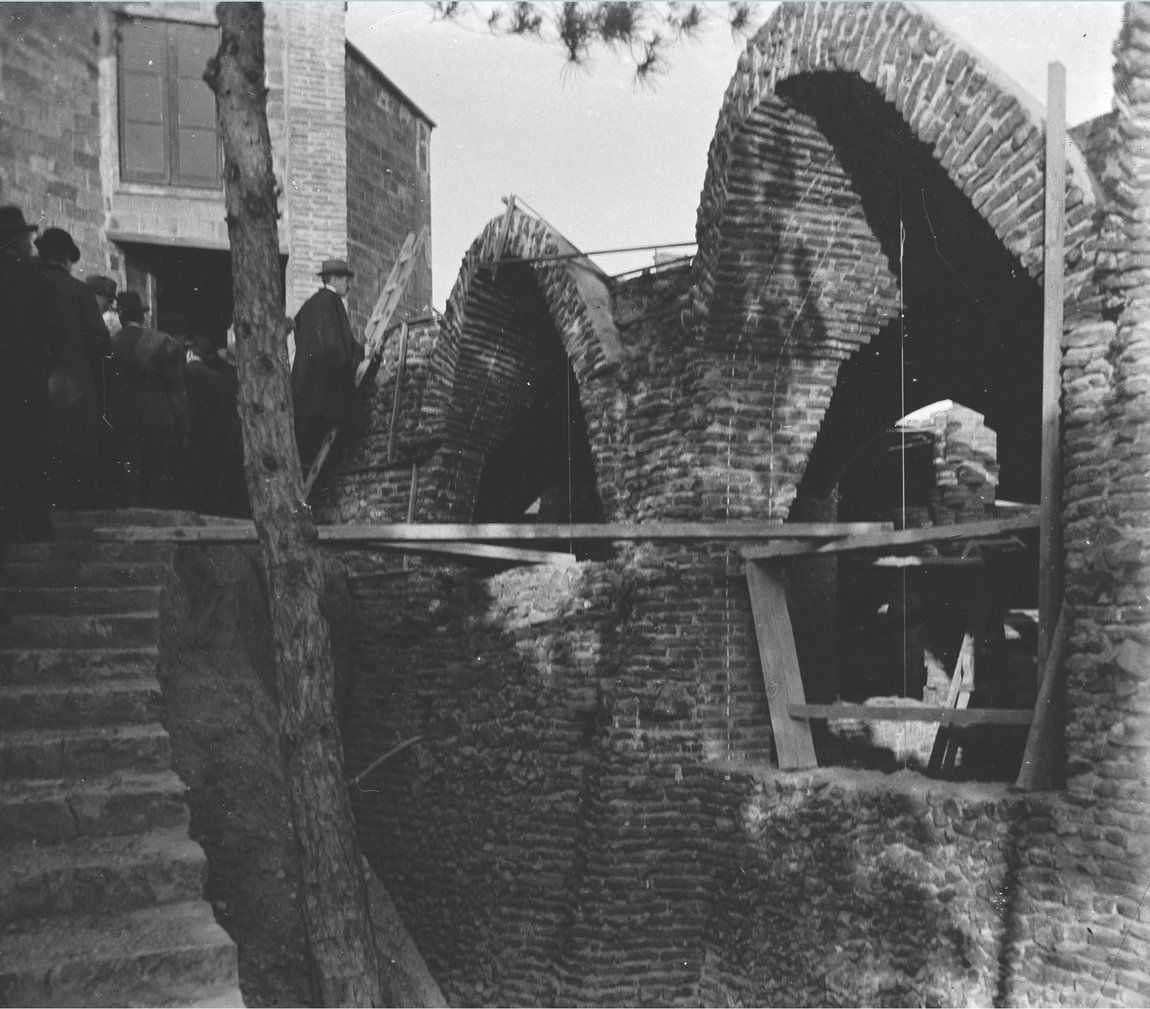 La Cripta en construcción, 1913