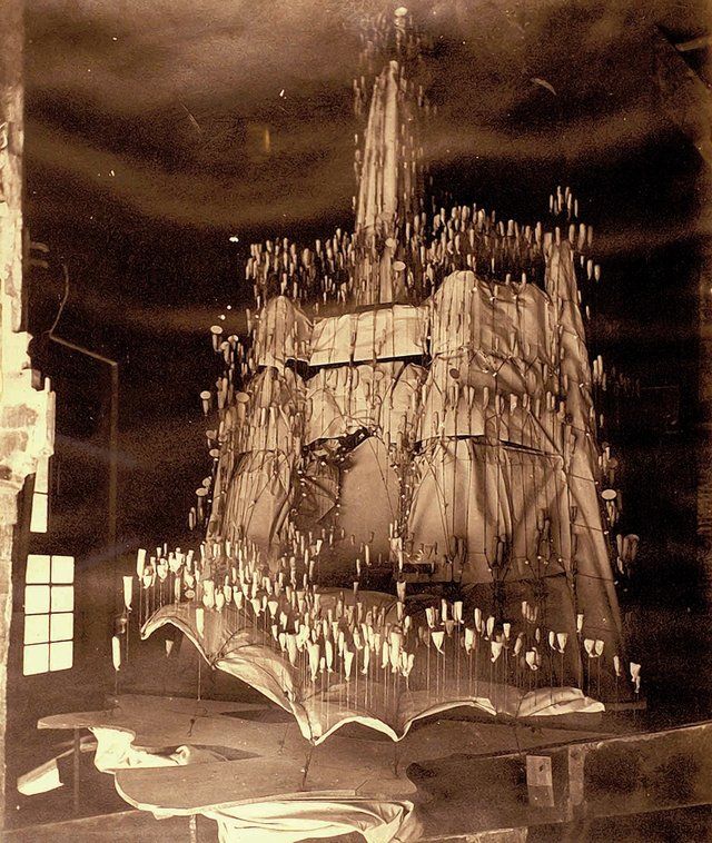La maqueta invertida