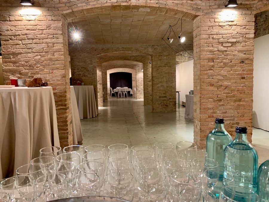 Cellers, antiguas bodegas de la Colònia Güell