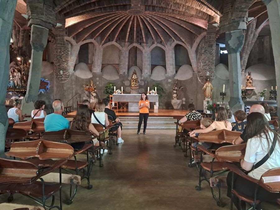 Visita guiada en grupo por la Colònia Güell